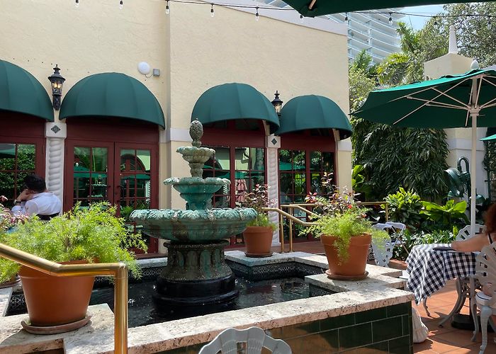 Joe's Stone Crab photo