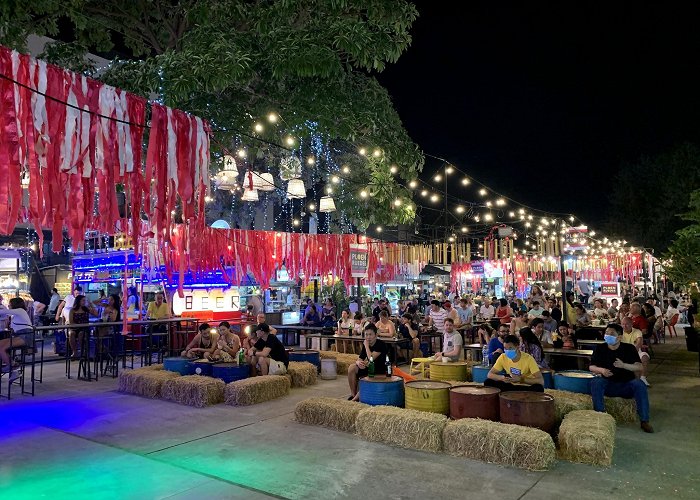 Chiang Mai Night Bazaar photo