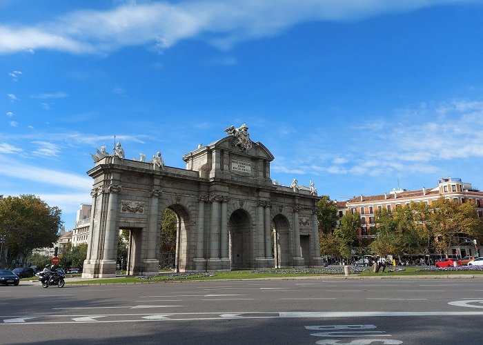 Puerta de Alcalá photo