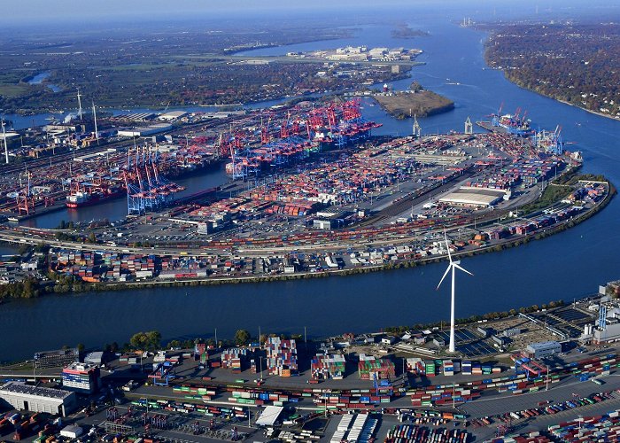 Port of Hamburg Port of Hamburg revises container outlook due to Russia - Ukraine ... photo