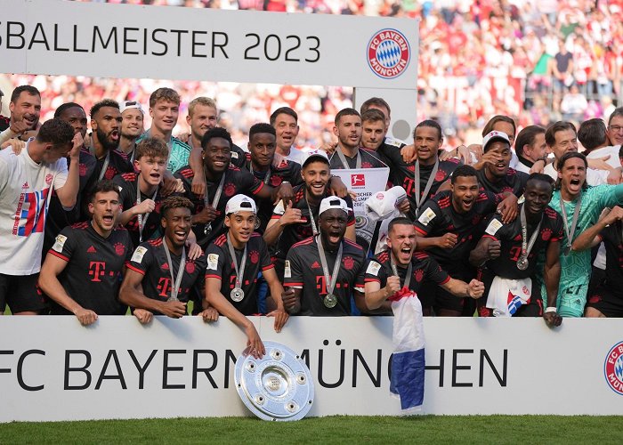 German soccer league Museum Bayern strikes late to snatch Bundesliga title from Dortmund ... photo