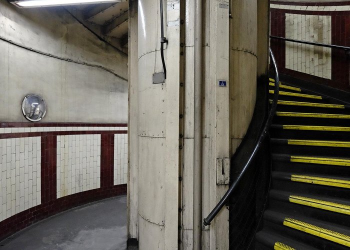 Hampstead tube Scavengedluxury — Hampstead tube emergency stairs. London, October... photo