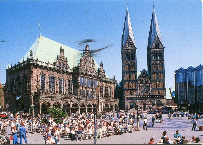 St. Petri Cathedral St. Petri Dom zu Bremen and the Old Town Hall | Remembering ... photo