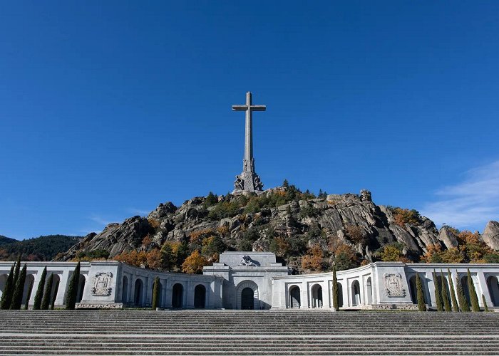 Basilica de la Sta Cruz del Valle de los Caidos Tareas pendientes del Valle de los Caídos: exhumación de 118 ... photo
