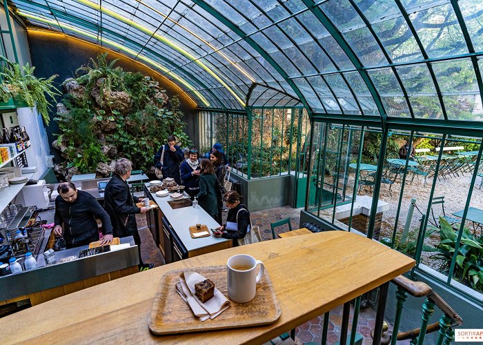 Musee de la Vie Romantique Discover the Café-salon de thé Rose Bakery and its verdant terrace ... photo