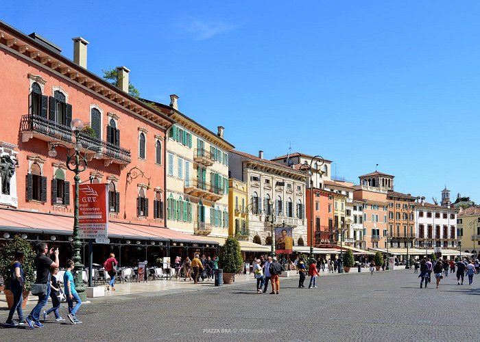 Piazza Bra Piazza Bra – Verona, Veneto | ITALYscapes photo