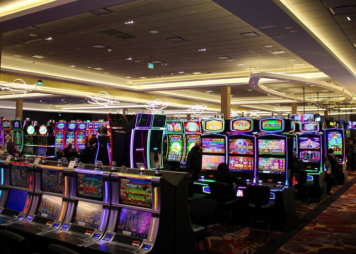 Casino Calgary Experience Slots, VLTs & Table Games - ACE Airport Casino photo