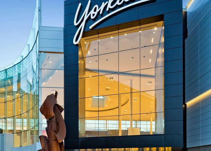Yorkdale Shopping Centre Yorkdale Shopping Centre | Toronto, ON M6A 3A1 photo