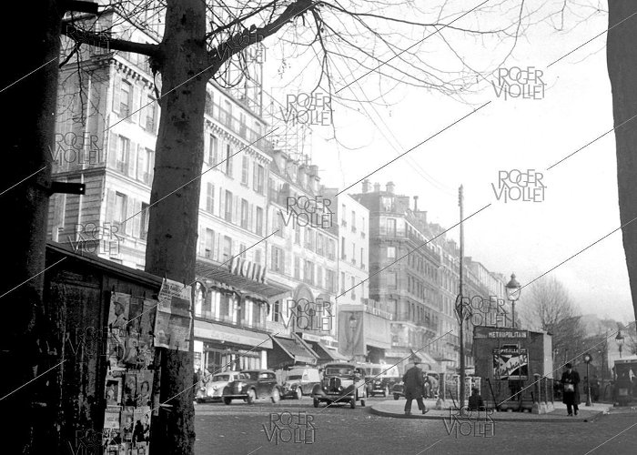 Place Pigalle Paris, Montmartre. The place Pigalle. photo