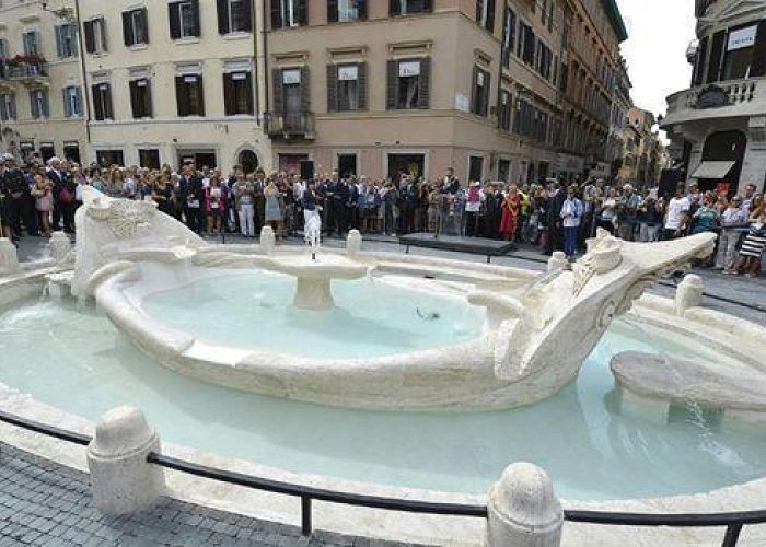 Via del Governo Vecchio A walk among the fountains | Turismo Roma photo