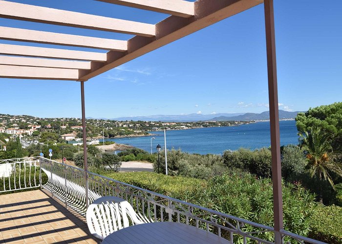 Roquebrune Golf Course Holiday house in Les Issambres with pool to rent, in Provence-Côte ... photo