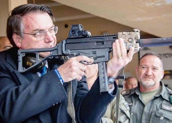 Shooting Club of Atibaia Brazilian President says “everyone should buy a rifle” — MercoPress photo