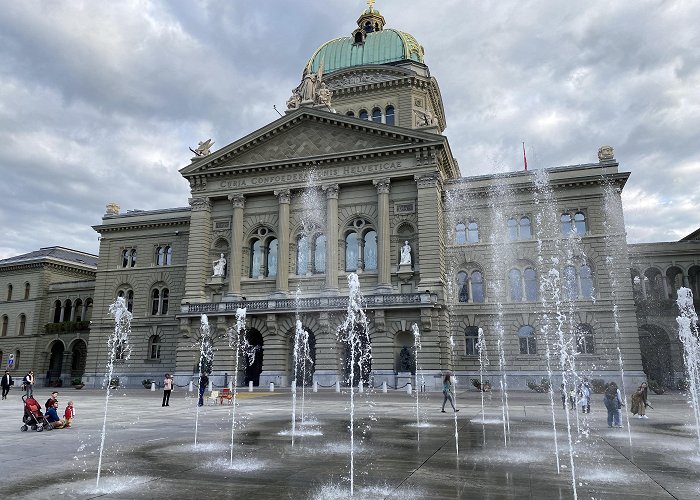Federal Palace of Switzerland How does you „government building“ look like and how much do you ... photo