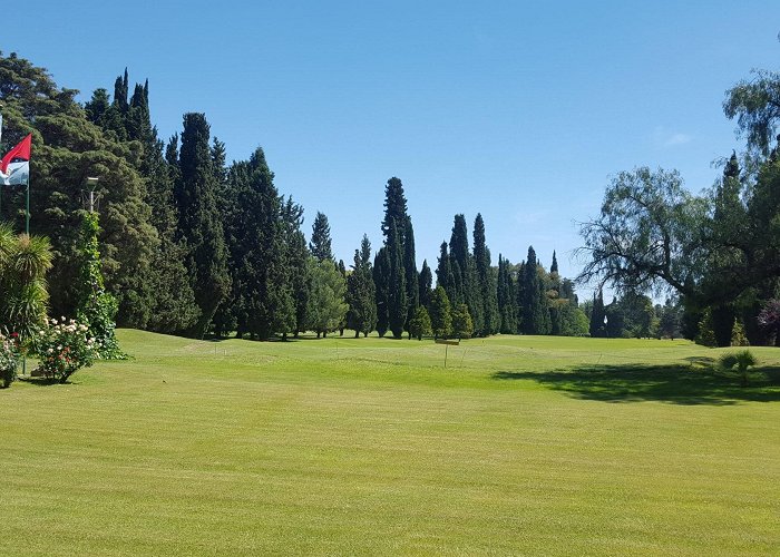 Andino Golf Club Yoga por los Caminos del Vino en una cancha de golf - Noticias de ... photo