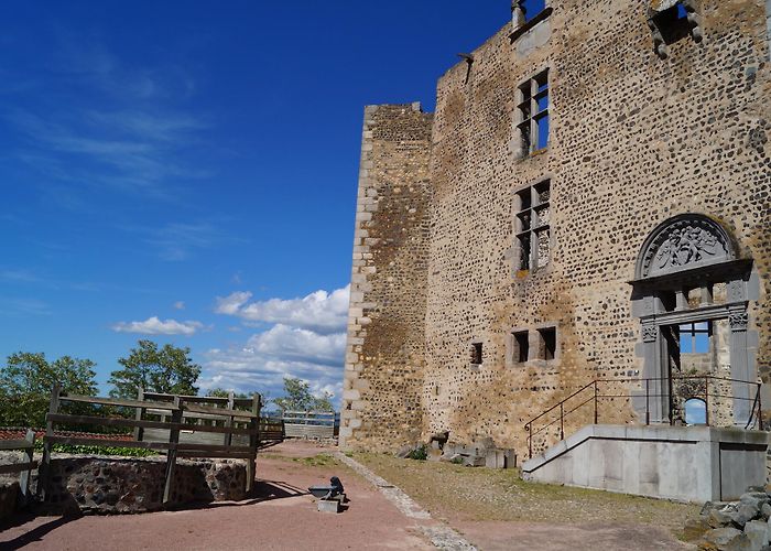 Musée du Château de Montrond les Bains Château de Montrond les Bains (Montrond-les-Bains) | adt-loire photo