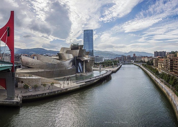 Fronton Bizkaia Sports Centre Bilbao: Cooking, Sport and Culture - Educatrip photo