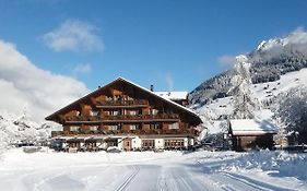 Hotel Alpenland Gstaad Exterior photo