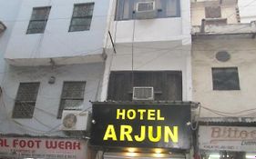 Hotel Arjun  Nueva Delhi Exterior photo