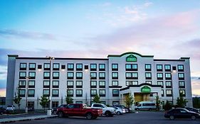 Wingate By Wyndham Calgary Airport Hotel Exterior photo