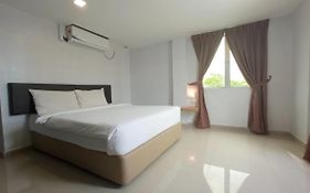 Room V @ Jalan Megat Batu Pahat Exterior photo