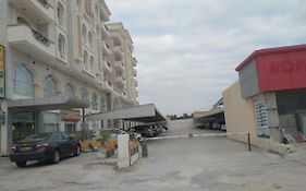 Apartamento Abraj Llshkk Almfrosha Salalah Exterior photo