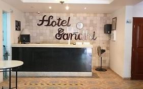 Oyo Hotel Gandhi Chetumal Exterior photo