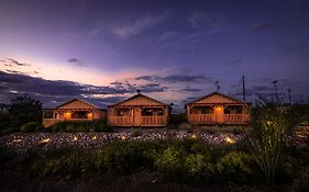 Hotel -Pet Friendly- Miners Cabin #5 -Two Double Beds - Private Balcony Tombstone Exterior photo