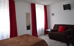 Hotel De La Croix De Malte Cherbourg-en-Cotentin Room photo