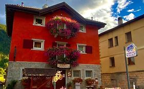 Garni La Genziana Bed and Breakfast Temù Exterior photo