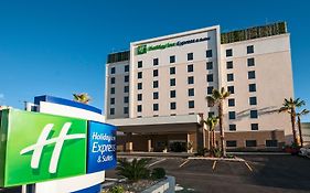 Holiday Inn Express & Suites Chihuahua Juventud Exterior photo