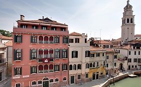 Palazzo Schiavoni Residenza D'Epoca & Suite-Apartments Venecia Exterior photo