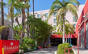 Ramada Plaza By Wyndham West Hollywood Hotel & Suites Los Ángeles Exterior photo