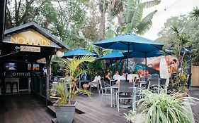 Nomads Noosa Backpackers Albergue Exterior photo
