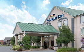 Hotel Baymont By Wyndham Jonesboro Exterior photo