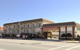 Hotel Ramada By Wyndham Pasadena Exterior photo