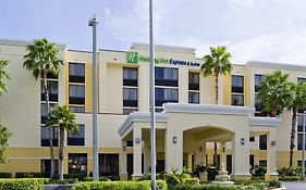 Holiday Inn Express Hotel & Suites Kendall East-Miami, An Ihg Hotel Exterior photo