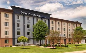 Days Inn And Suites By Wyndham Hammond, In Exterior photo