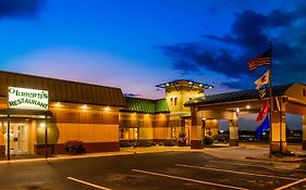 Rock Island Inn & Suites Marshalltown Exterior photo