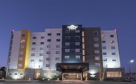 Microtel Inn & Suites By Wyndham Irapuato Exterior photo