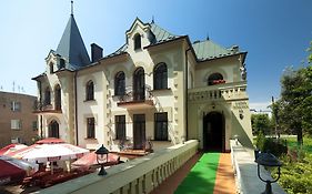 Pensjonat Zamek Derslawa Busko-Zdrój Exterior photo