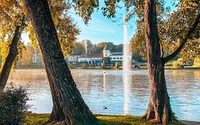 Hotel Martin'S Chateau Du Lac Genval Exterior photo