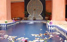 Riad Le Dromadaire Bleu By Weekome Bed and Breakfast Marrakesh Exterior photo