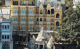 Madpackers Udaipur Hotel Exterior photo