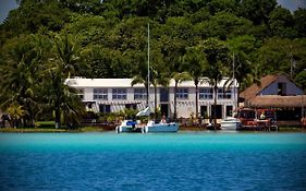 The Yak Lake House - Hostal Albergue Bacalar Exterior photo