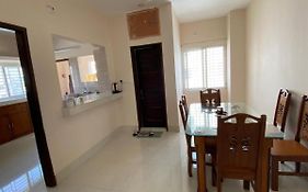 4 Beds Condo Holiday Home At Bashundhara Dhaka Exterior photo