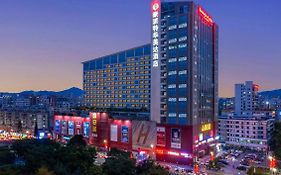 Hotel Shenzhen Ramada Plaza, North Railway Station Exterior photo