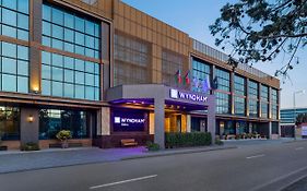 Hotel Wyndham Bakú Exterior photo