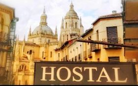 Hotel Hostal Plaza Segovia Exterior photo