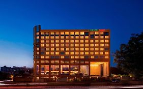 Hotel Courtyard By Marriott Ahmedabad Exterior photo