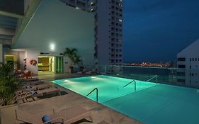 Hotel Hampton By Hilton Cartagena Exterior photo
